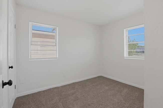 Building Photo - 321 SE 67th St