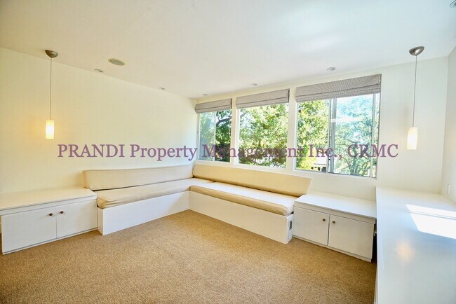 Building Photo - Stunning Seminary Gem, Modern Finishes & P...