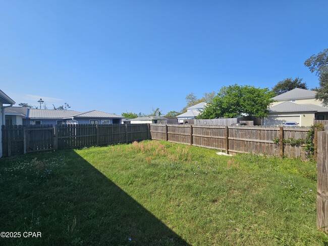 Building Photo - 836 Premier Dr