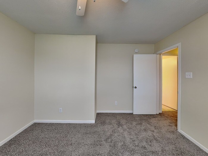Building Photo - 9140 Amberleigh Dr