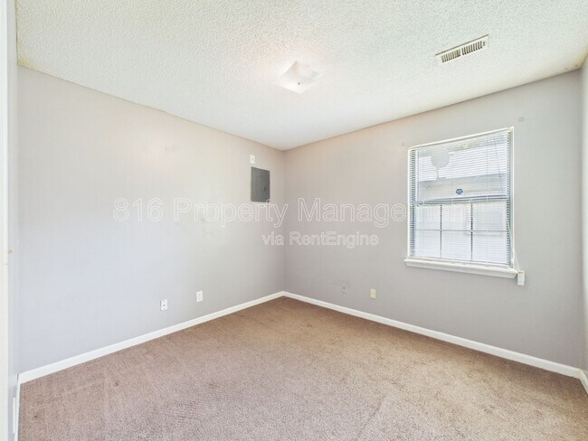 Building Photo - 7115 Bales Ave