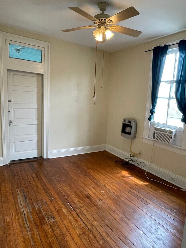 Building Photo - Charming 3 bedroom close to Freret Street, Uptown, Downtown and MORE!!!
