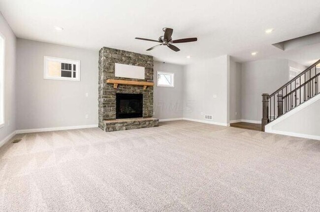 Building Photo - 8739 Cedar Brook St
