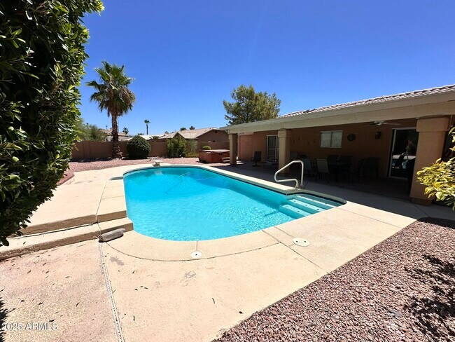 Building Photo - 16040 N Boulder Dr