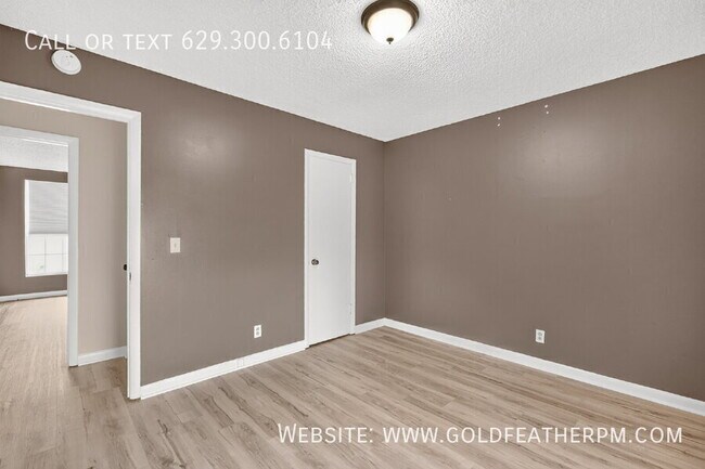 Building Photo - 2901 High Rigger Dr