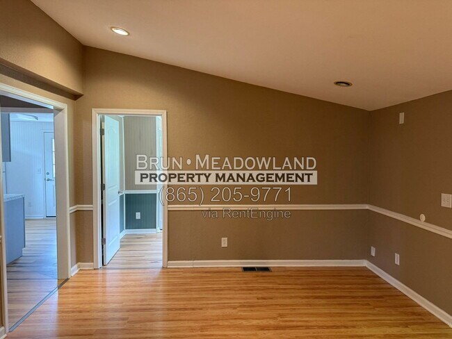 Building Photo - 2250 Woodby Rd