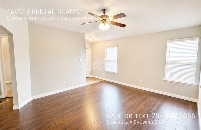 Building Photo - 5829 Huntington Dr