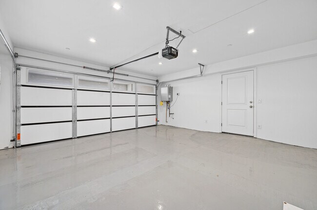 Building Photo - 121-121 139 39th St