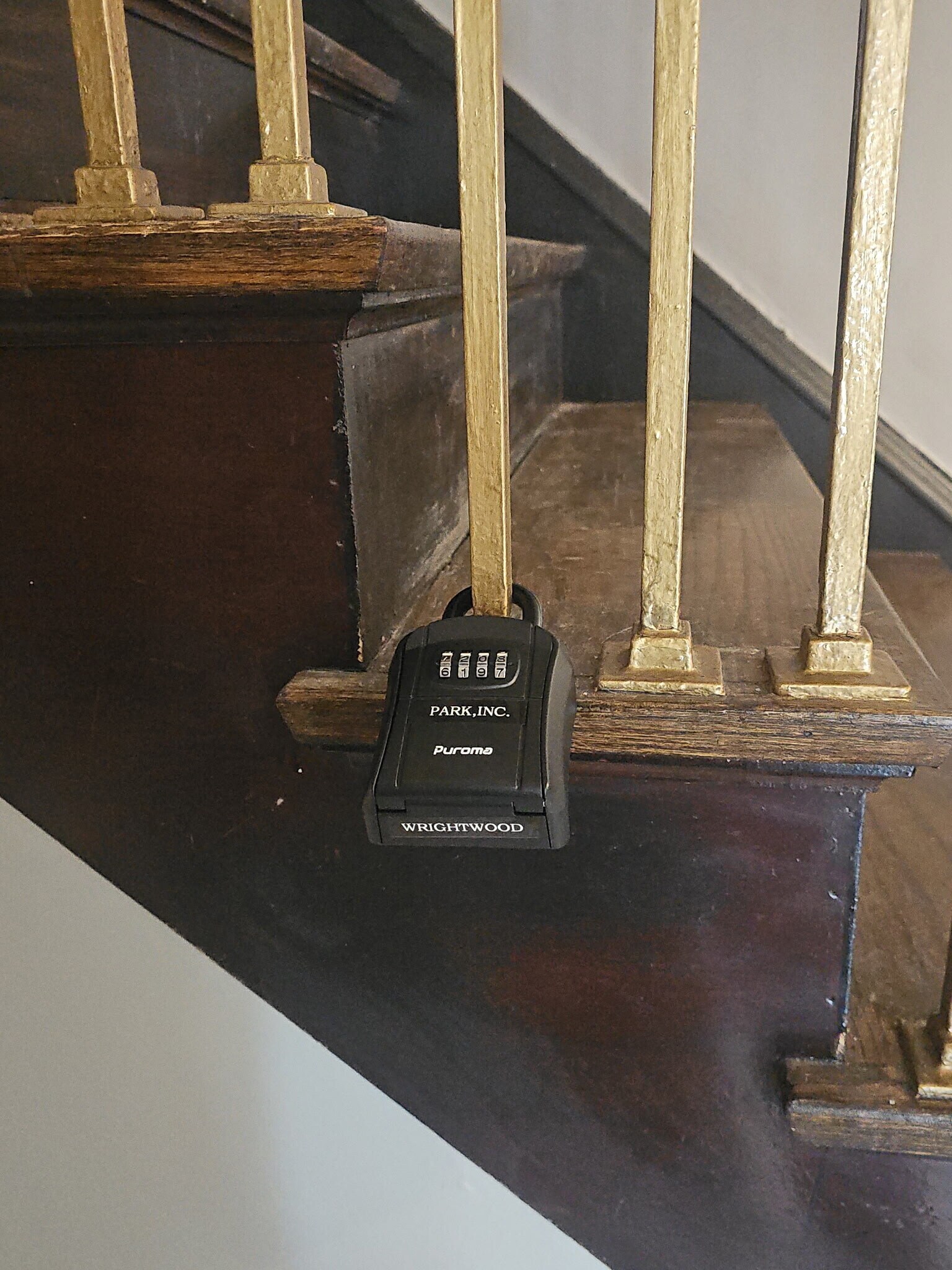 Building Photo - 640 W Wrightwood Ave