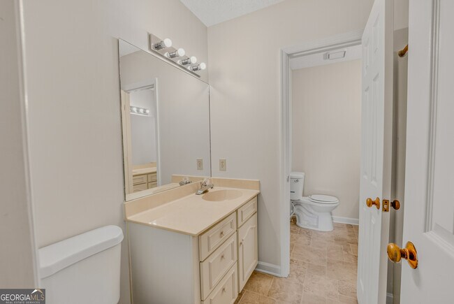 Building Photo - 207 Harwell Ave