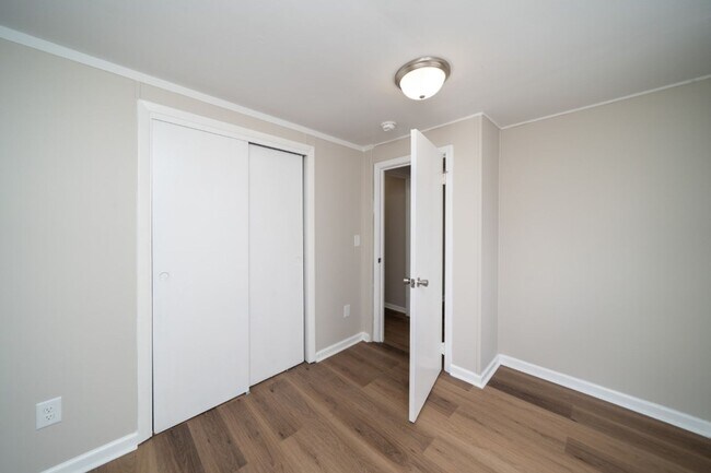 Building Photo - 4/2 House For Rent in Montevallo!