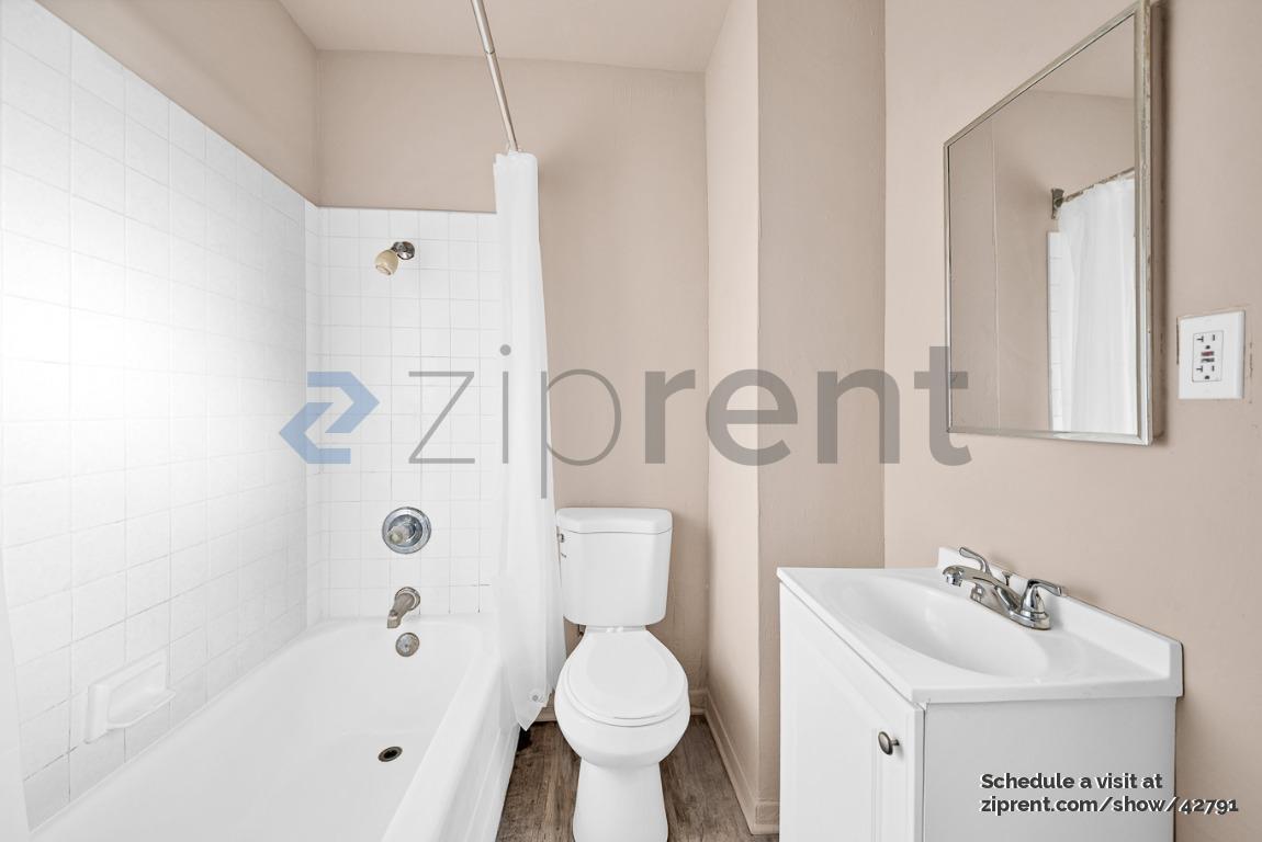 Building Photo - 439 E 55th St