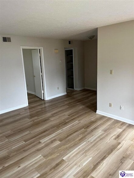 Building Photo - 1420 Hill St