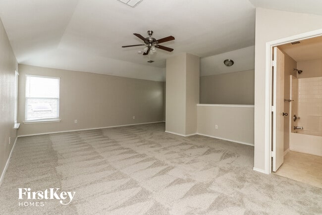 Building Photo - 117 Flyaway Ln
