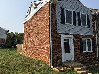 Building Photo - 1040 Wicklow Dr