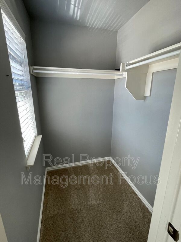 Building Photo - 4645 Penelope Ln