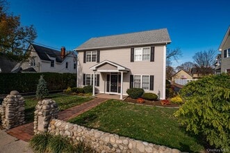 Building Photo - 17 Fairview St