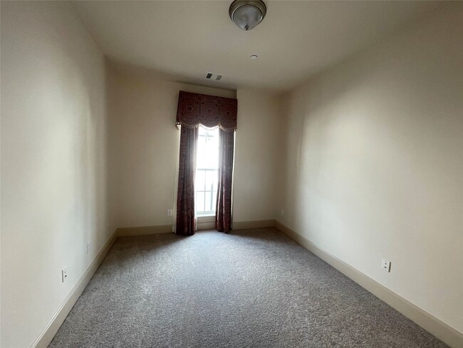 Building Photo - 4031 Bellefontaine St