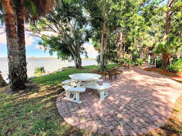 Building Photo - 225 S Tropical Trail