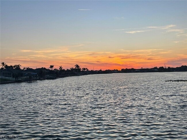 Building Photo - 546 SE 5th Ave