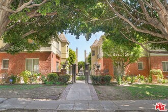 Building Photo - 1306 N Alta Vista Blvd