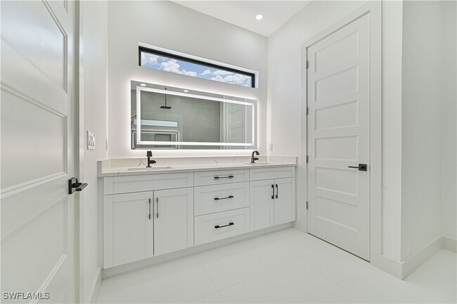Building Photo - 106 NW 18th Pl