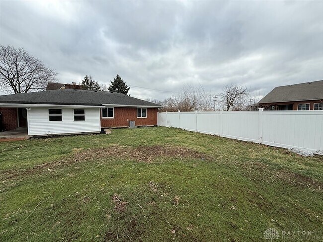 Building Photo - 3641 Maxton Rd