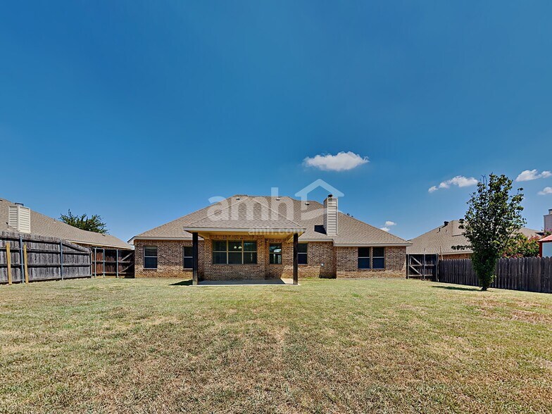 Building Photo - 337 Stanley Dr