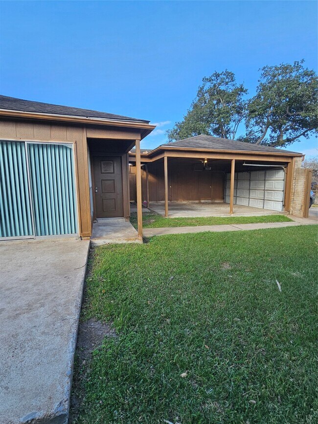 Building Photo - 8151 Misty Ridge Ln