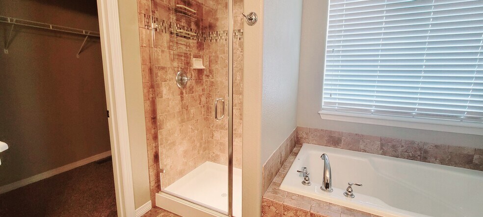 Building Photo - 6729 Kearsarge Dr