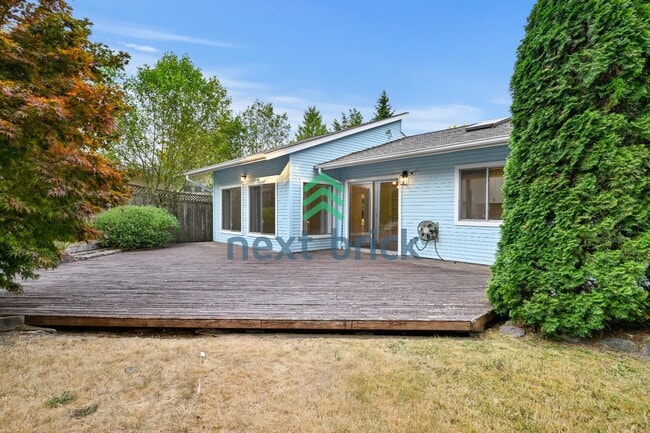 Building Photo - "Charming Bellevue 4-Bed Oasis with 2 Baths - Spacious 1560 Sq Ft Retreat!"
