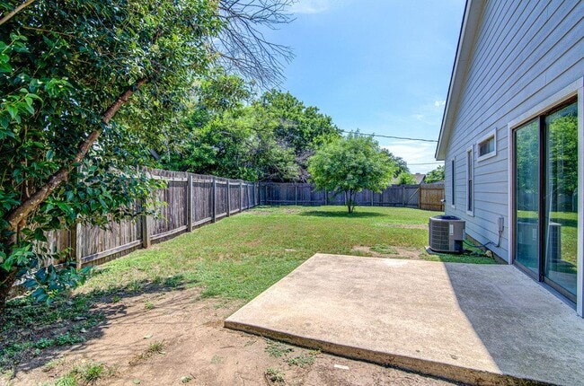 Building Photo - 1603 Dale Cove