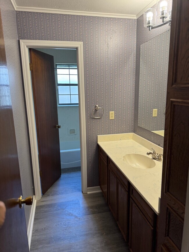 Building Photo - 107 Carriage Square Dr
