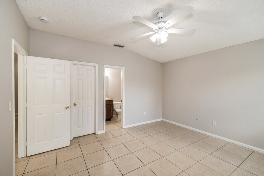 Building Photo - 3341 Volley Dr