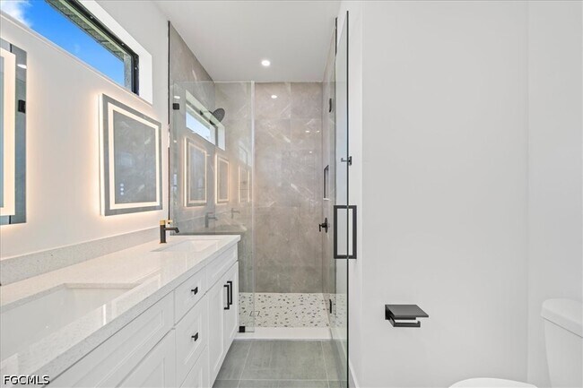 Building Photo - 4536 NW 35th Pl