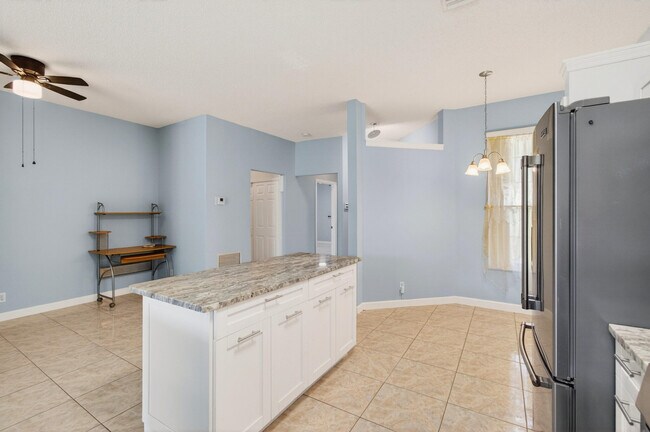 Building Photo - 3162 Via Poinciana