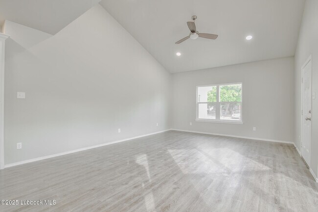 Building Photo - 3115 74th St