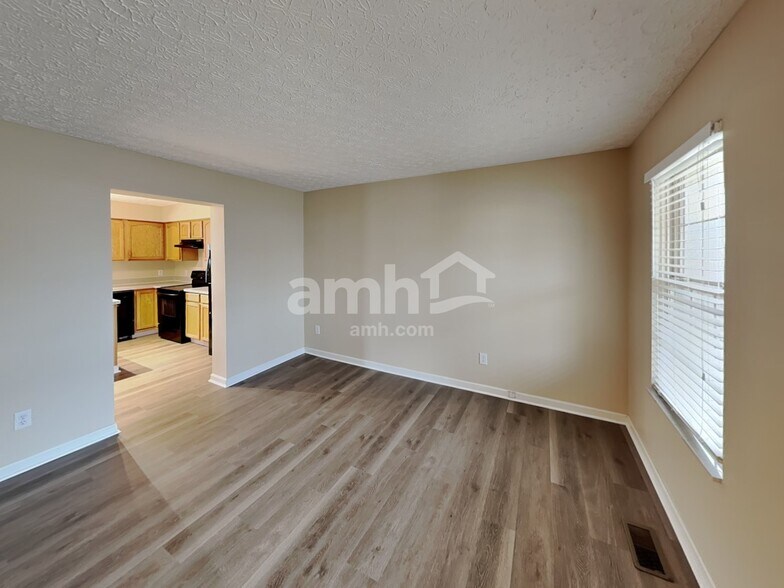 Building Photo - 522 Hunnicut Dr