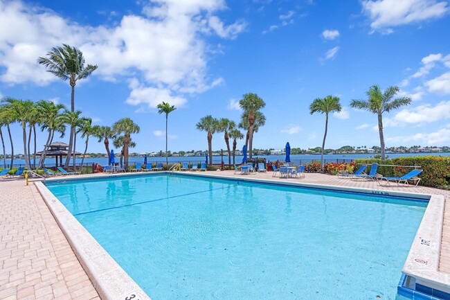 Building Photo - 7020 Half Moon Cir