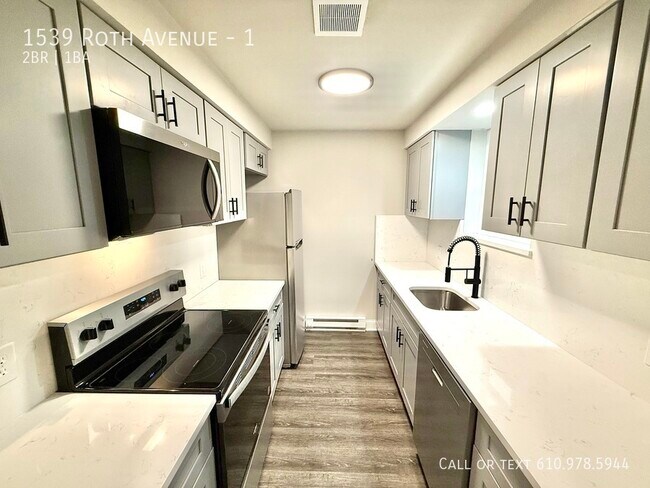 Building Photo - 1539 Roth Ave