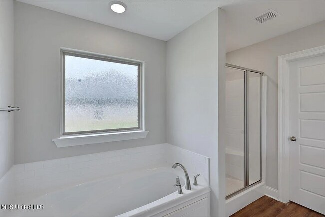 Building Photo - 253 Chartleigh Cir