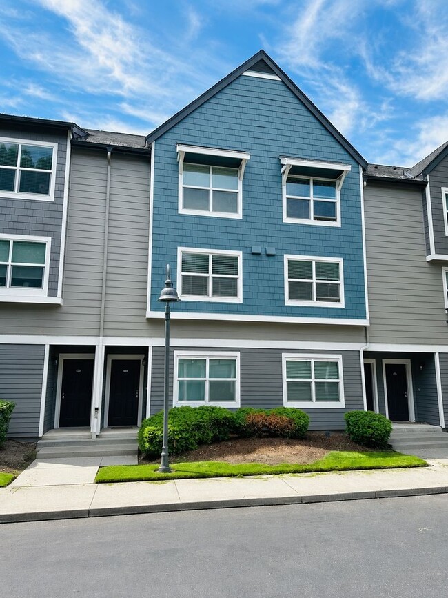 Building Photo - 1712 SE Halyard Ln