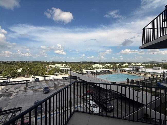 Building Photo - 5300 Paseo Blvd