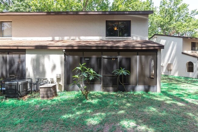 Building Photo - 2635 SW 35th Pl