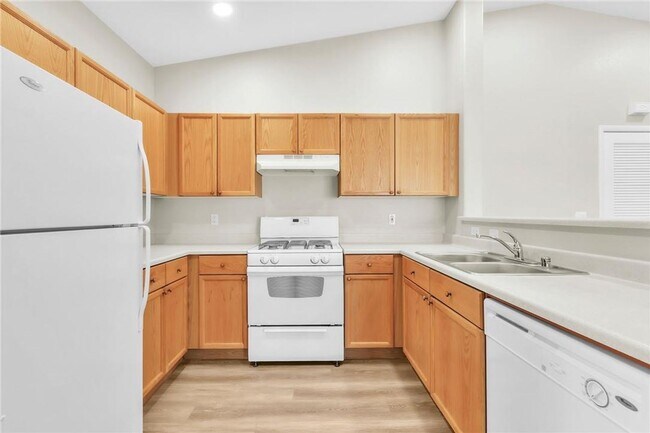 Building Photo - UPDATED 2 BED 2 BATH CONDO IN SOUTH ARLING...