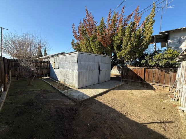 Building Photo - Fresh Paint!