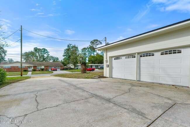 Building Photo - 4103 San Remo Dr