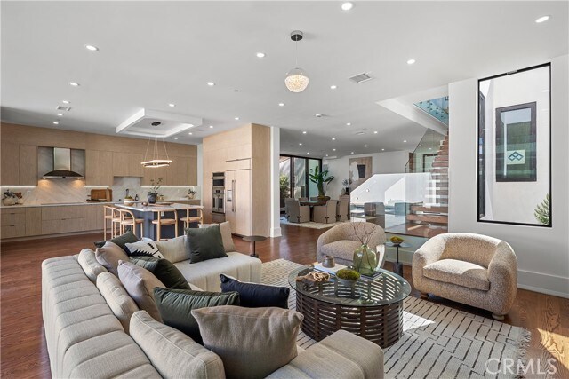 Building Photo - 14519 Greenleaf St