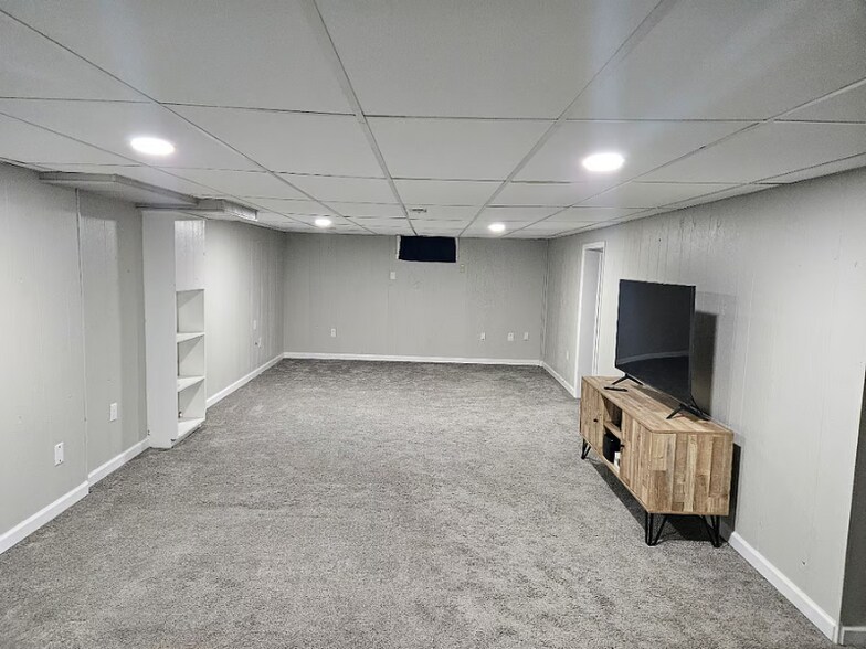 Building Photo - 5519 Madison Ave