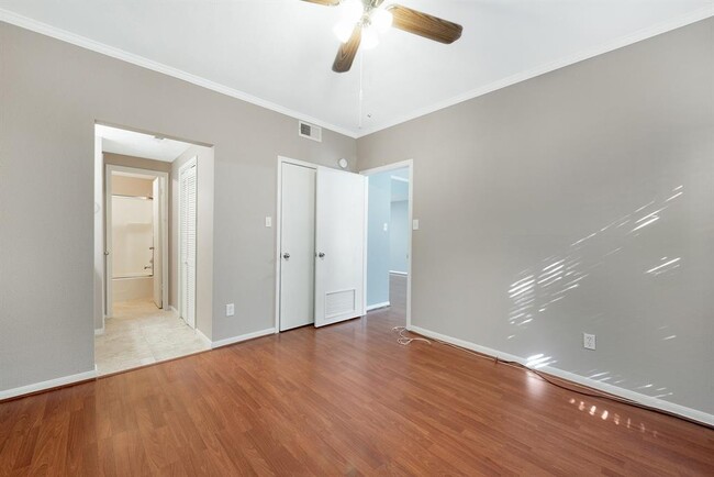 Building Photo - 5711 Sugar Hill Dr